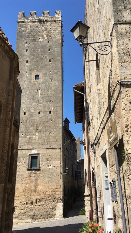 Palazzo Castelleschi Tarquinia Exterior foto